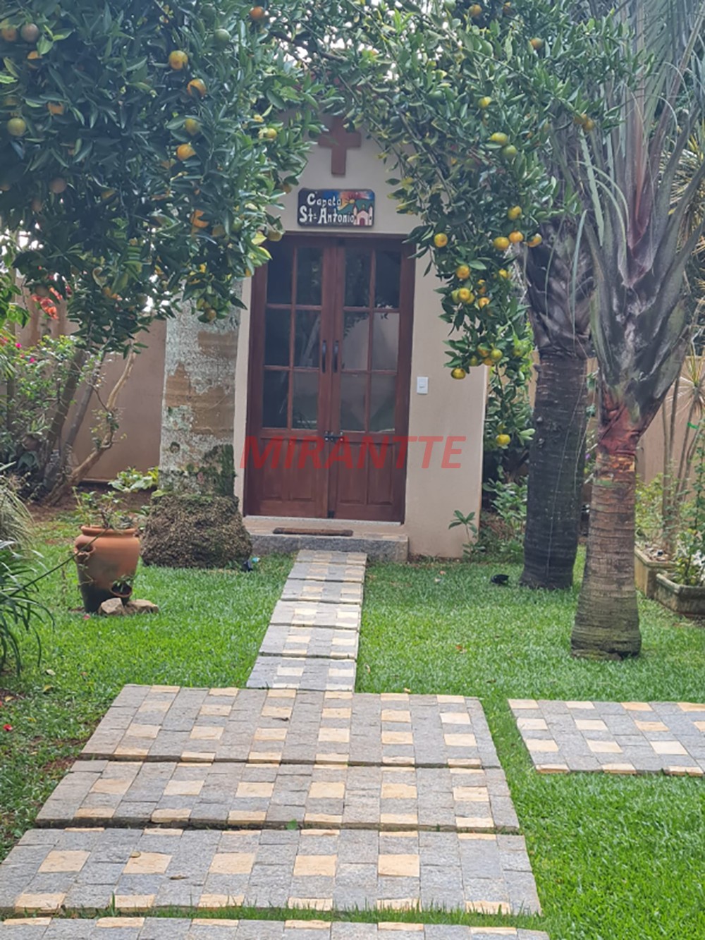 Sobrado de 610m² com 5 quartos em Serra Da Cantareira