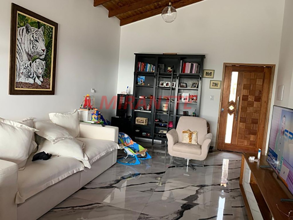 Cond. fechado de 150m² com 2 quartos em Mato Dentro