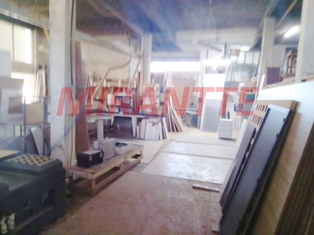 Comercial de 1499m² em Jardim Peri