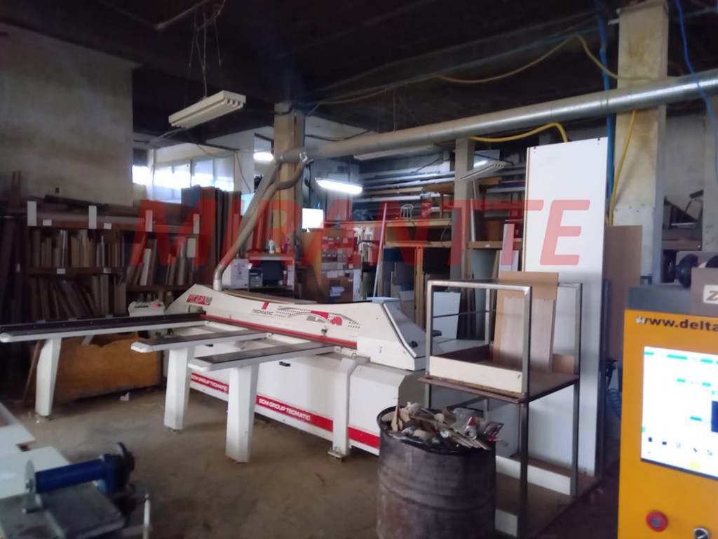 Comercial de 1499m² em Jardim Peri