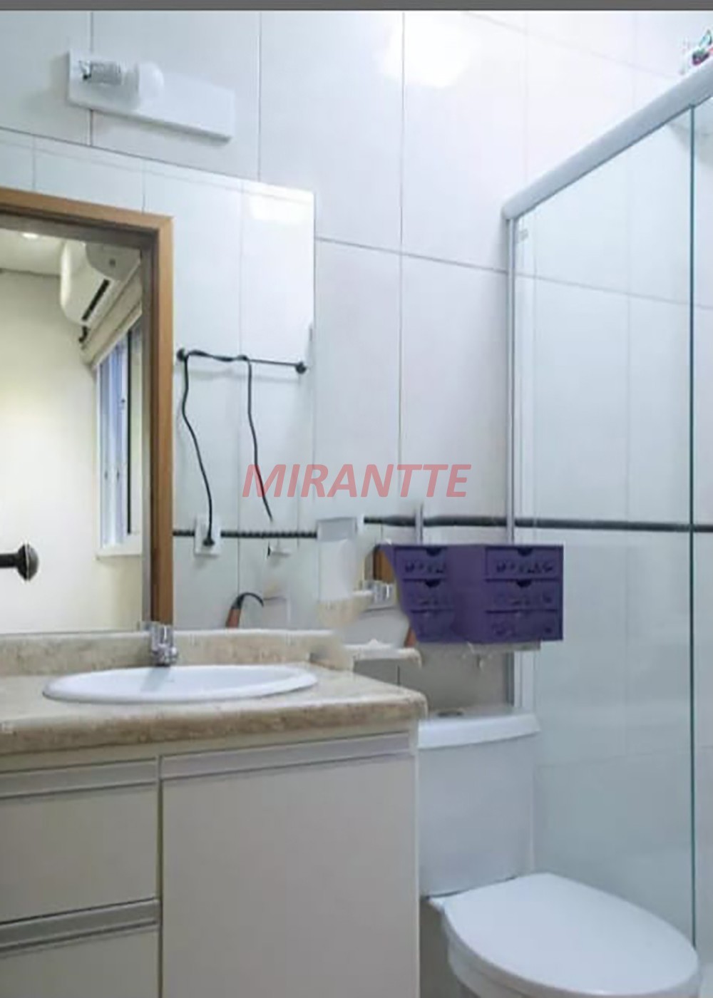 Cond. fechado de 160m² com 3 quartos em Santana