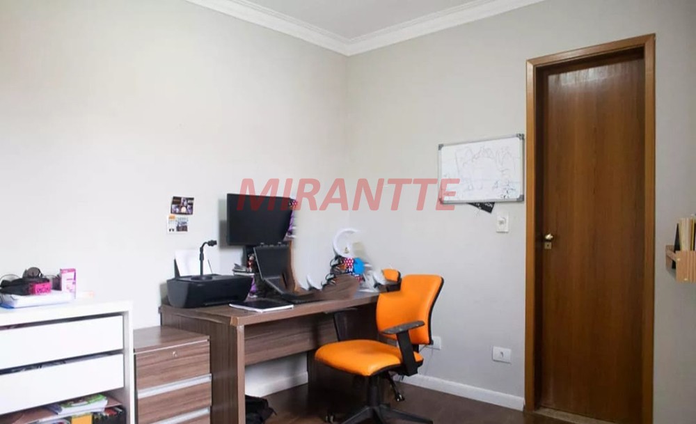 Cond. fechado de 160m² com 3 quartos em Santana
