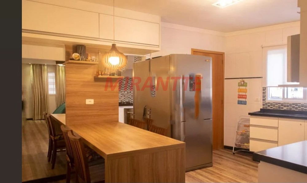 Cond. fechado de 160m² com 3 quartos em Santana