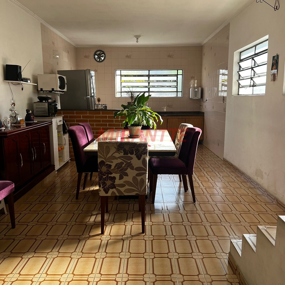 Sobrado de 264m² com 3 quartos em Cidade Maia