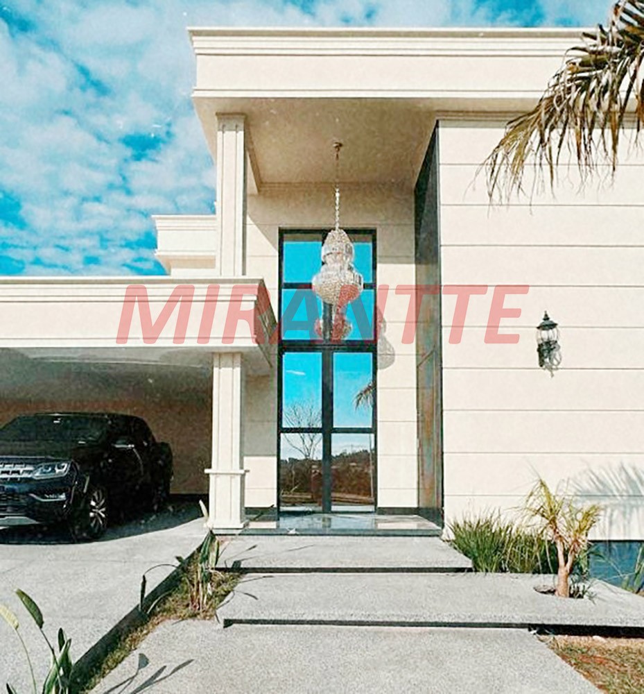 Sobrado de 498m² com 5 quartos em Residencial Saint Patrick