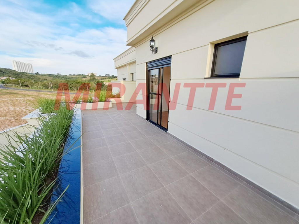 Sobrado de 498m² com 5 quartos em Residencial Saint Patrick