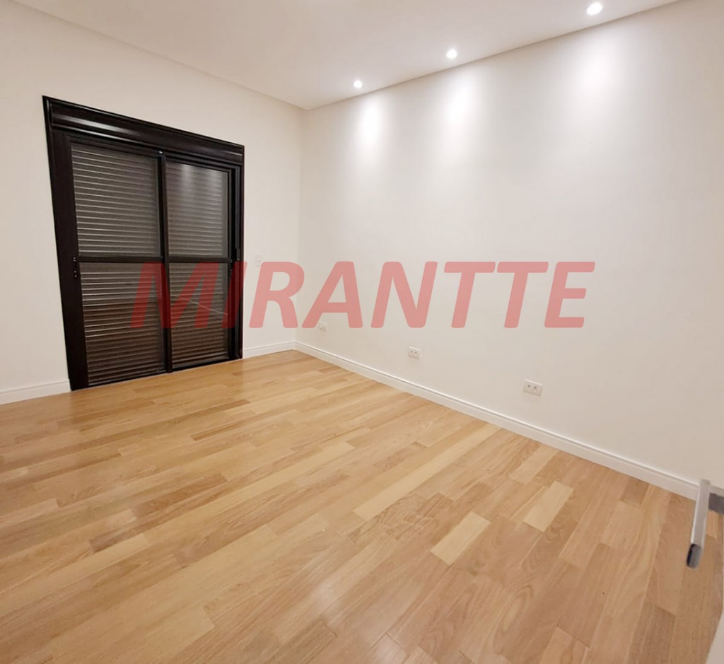 Sobrado de 498m² com 5 quartos em Residencial Saint Patrick