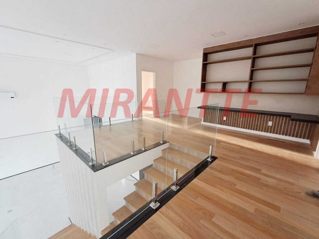 Sobrado de 498m² com 5 quartos em Residencial Saint Patrick
