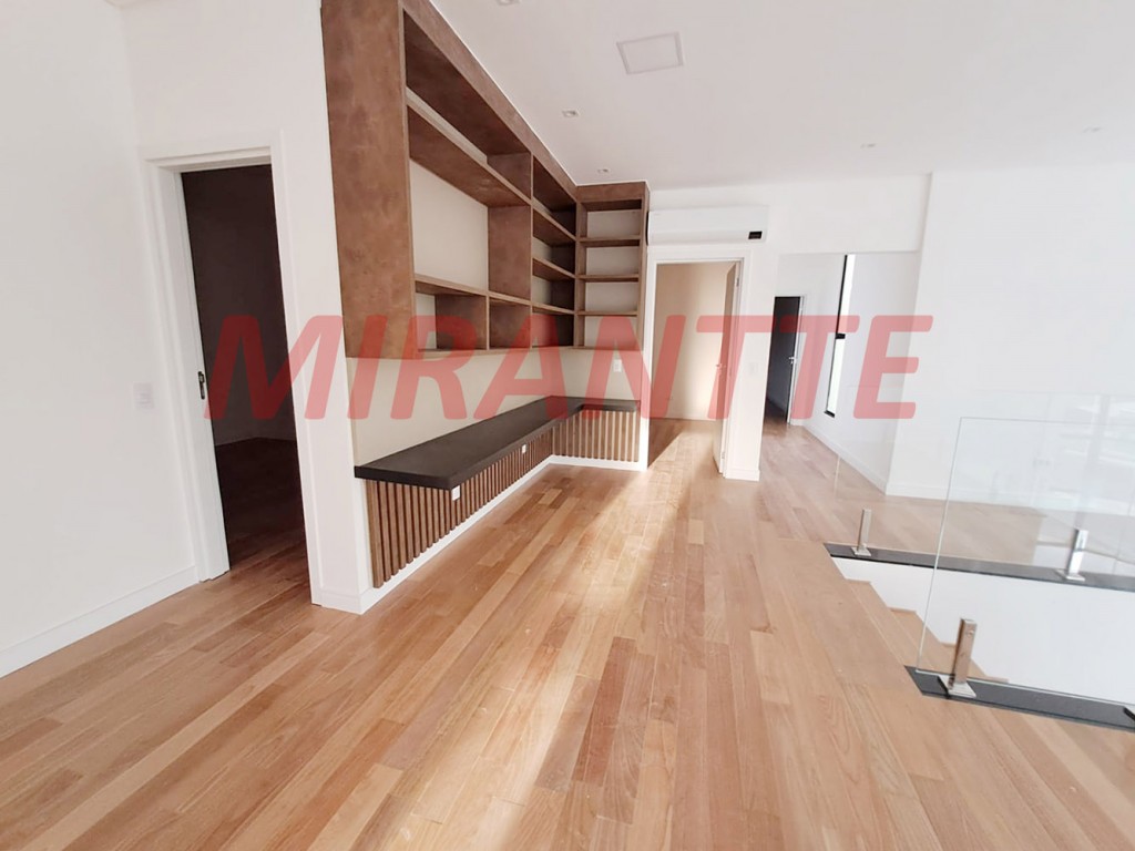 Sobrado de 498m² com 5 quartos em Residencial Saint Patrick