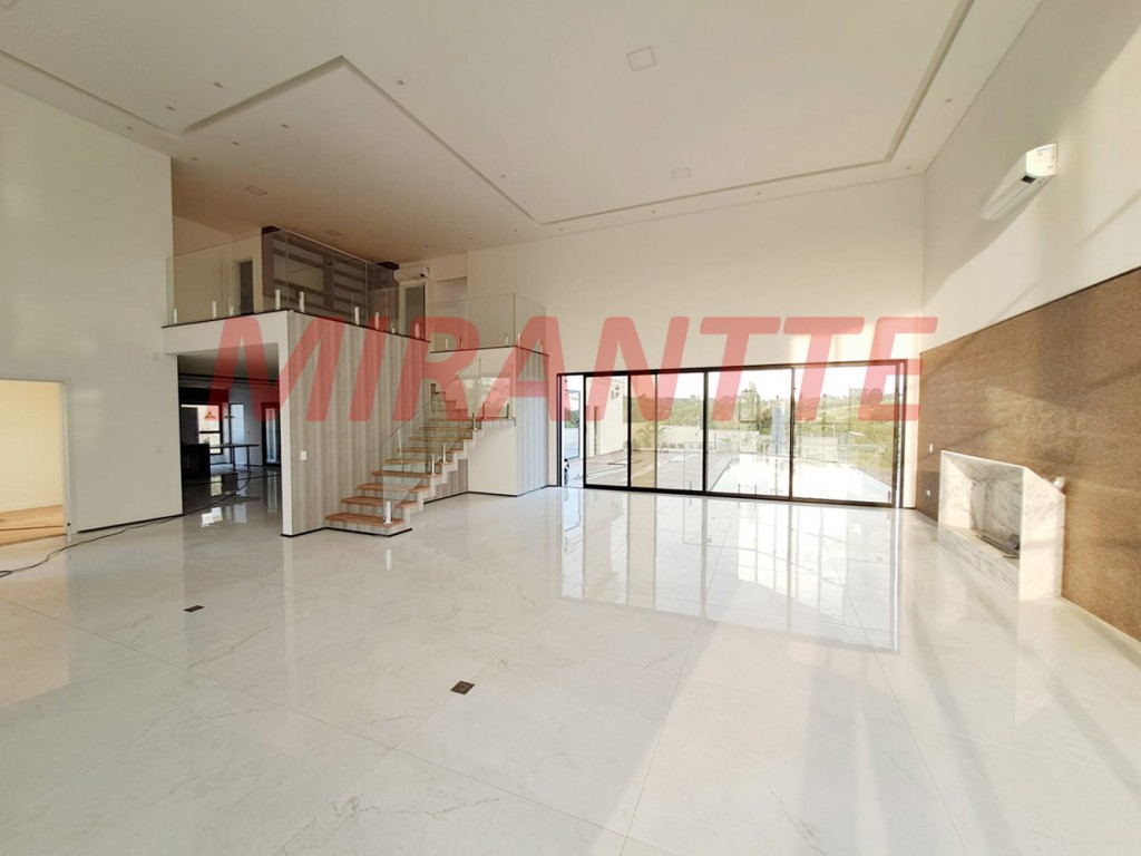 Sobrado de 498m² com 5 quartos em Residencial Saint Patrick