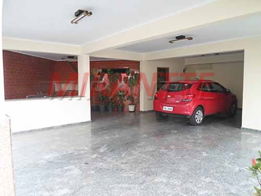 Sobrado de 270m² com 3 quartos em Jardim Guapíra