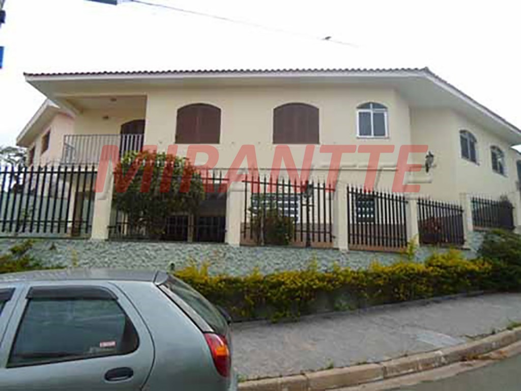 Sobrado de 270m² com 3 quartos em Jardim Guapíra