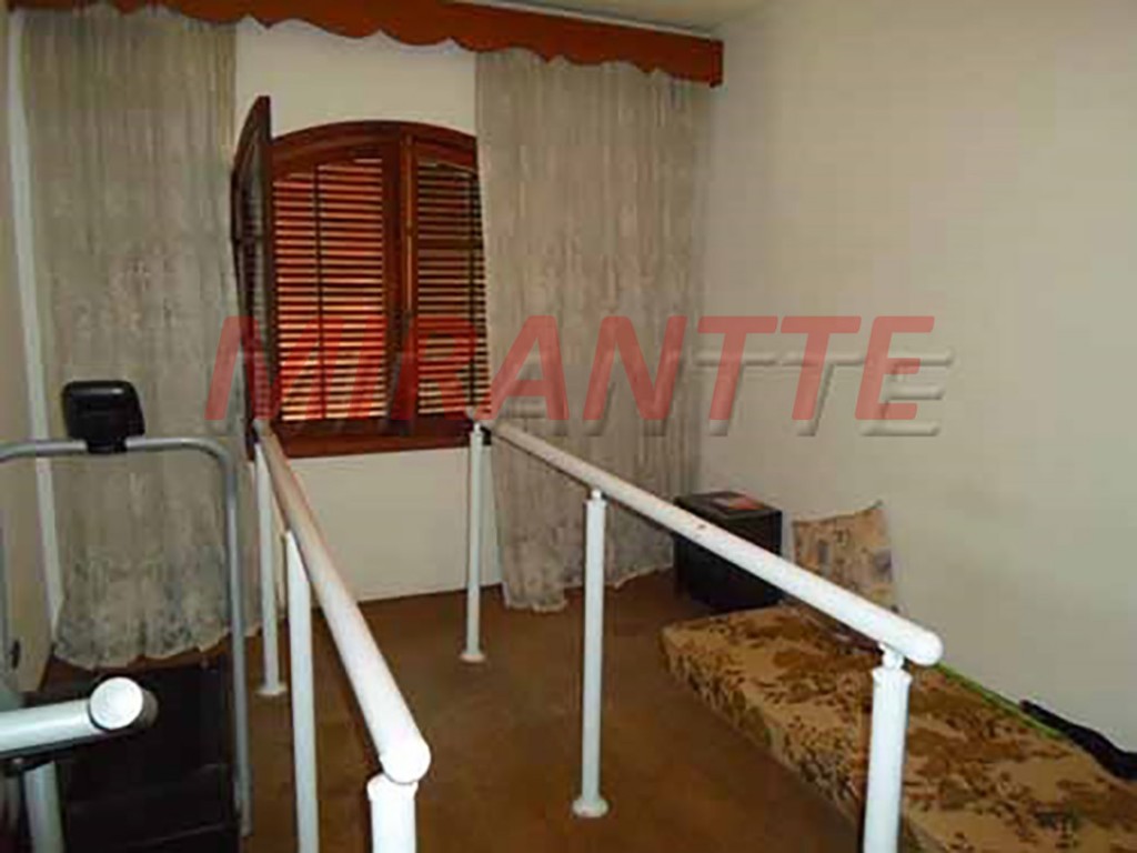 Sobrado de 270m² com 3 quartos em Jardim Guapíra