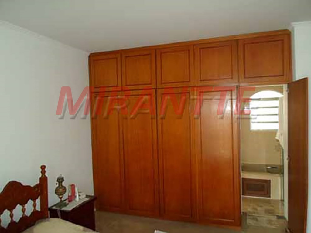 Sobrado de 270m² com 3 quartos em Jardim Guapíra