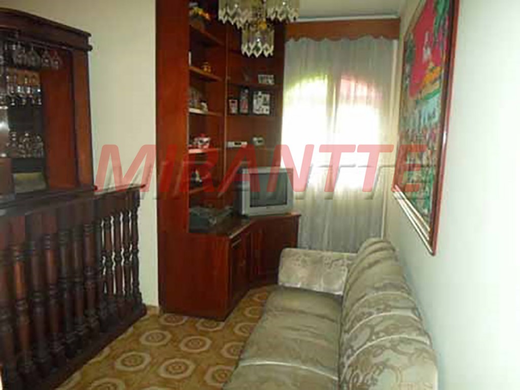 Sobrado de 270m² com 3 quartos em Jardim Guapíra