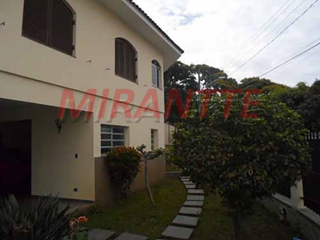 Sobrado de 270m² com 3 quartos em Jardim Guapíra