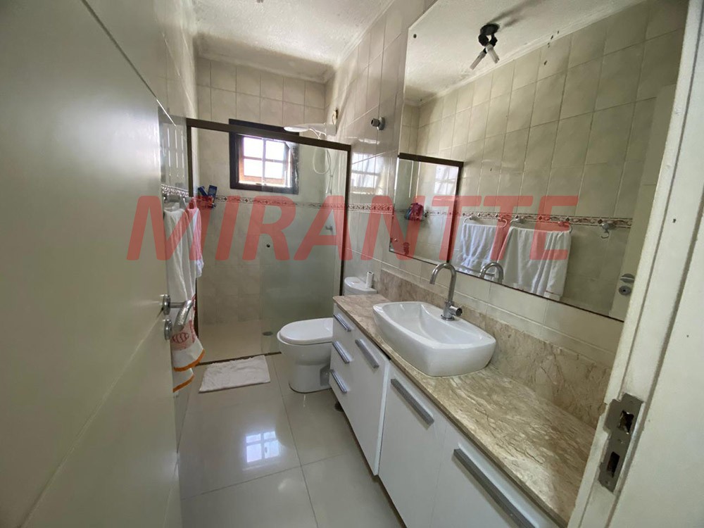 Sobrado de 236m² com 3 quartos em Mandaqui