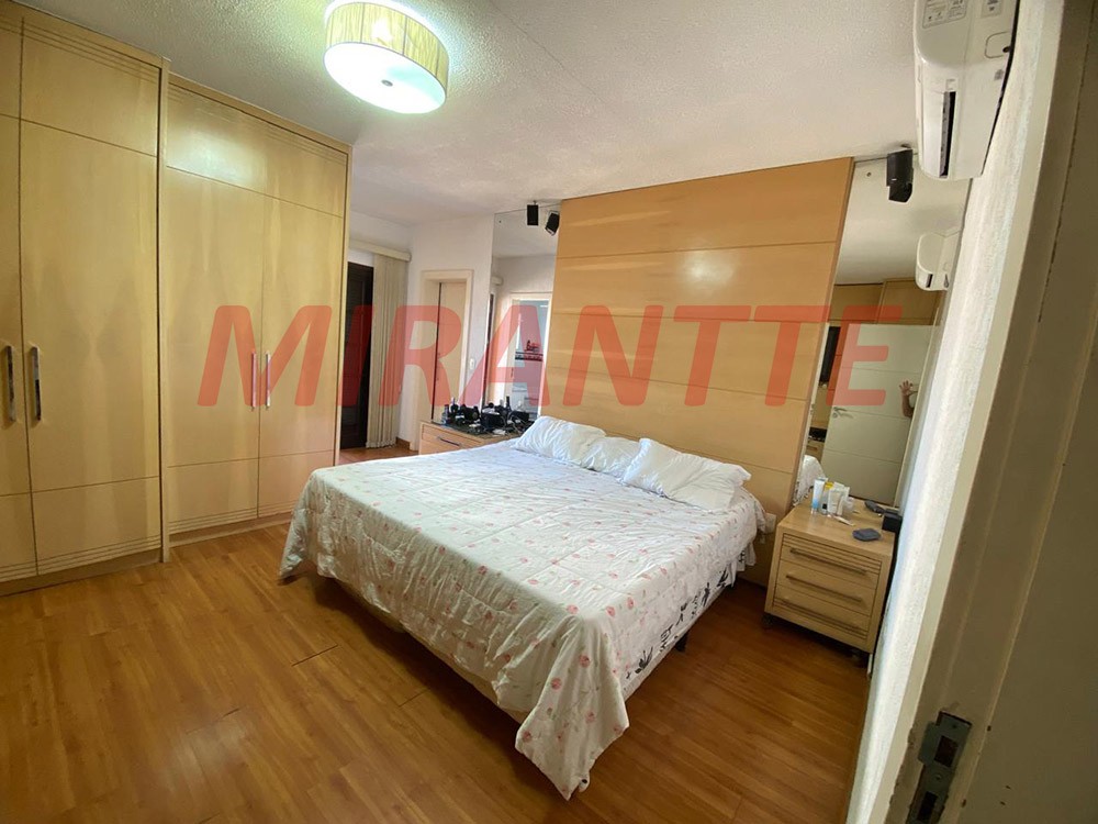 Sobrado de 236m² com 3 quartos em Mandaqui