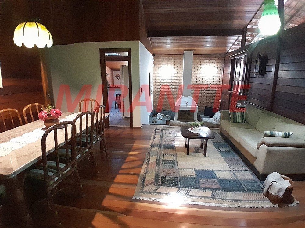 Casa terrea de 300m² com 3 quartos em Serra Da Cantareira