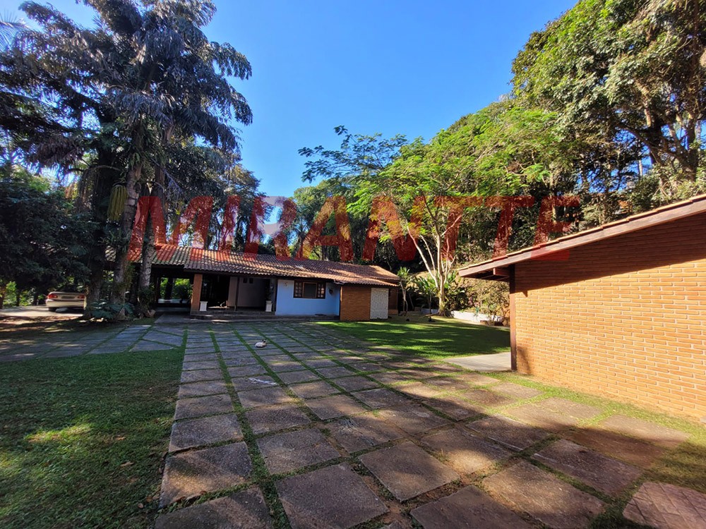 Casa terrea de 300m² com 3 quartos em Serra Da Cantareira