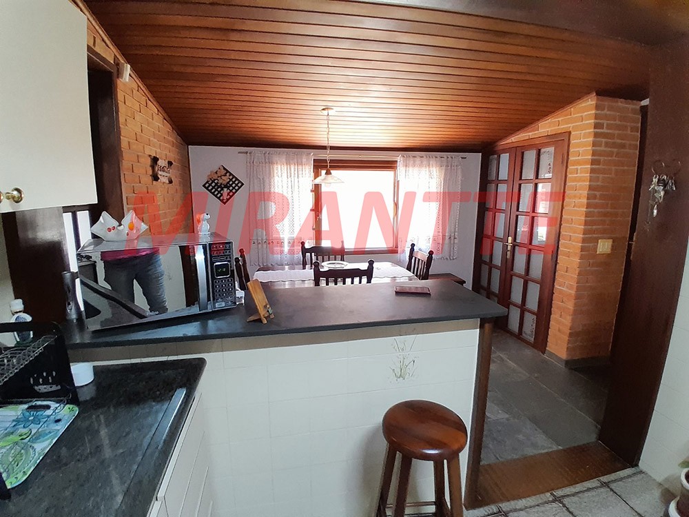 Casa terrea de 300m² com 3 quartos em Serra Da Cantareira