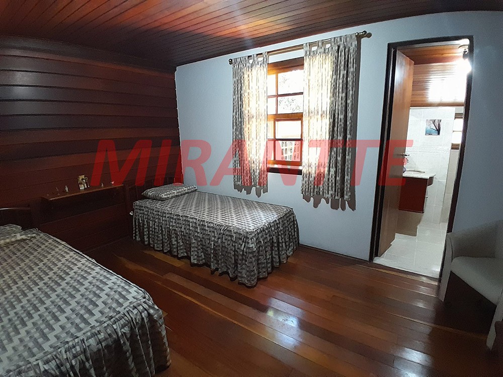 Casa terrea de 300m² com 3 quartos em Serra Da Cantareira