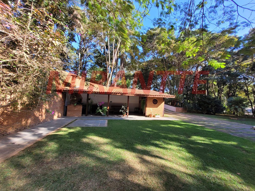 Casa terrea de 300m² com 3 quartos em Serra Da Cantareira