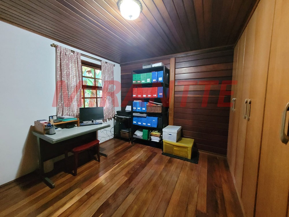 Casa terrea de 300m² com 3 quartos em Serra Da Cantareira