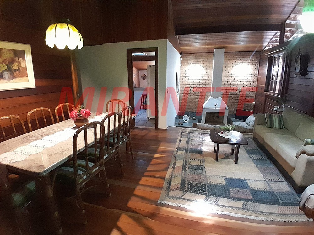 Casa terrea de 300m² com 3 quartos em Serra Da Cantareira