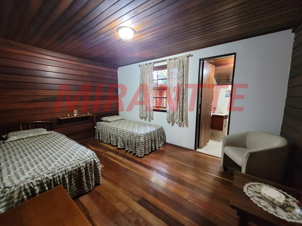 Casa terrea de 300m² com 3 quartos em Serra Da Cantareira