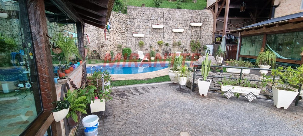 Casa terrea de 400m² com 3 quartos em PARQUE PETROPOLIS