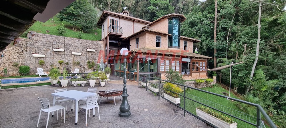 Casa terrea de 400m² com 3 quartos em PARQUE PETROPOLIS