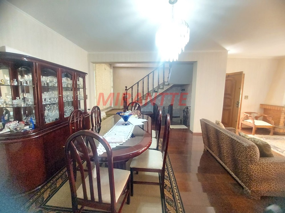 Sobrado de 250m² com 4 quartos em Mandaqui