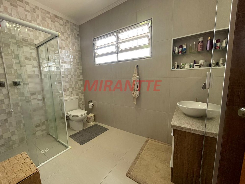 Sobrado de 202m² com 3 quartos em Santana