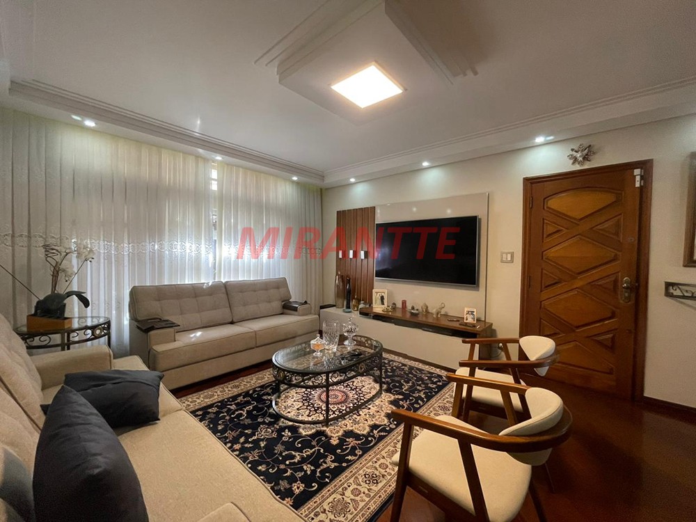 Sobrado de 202m² com 3 quartos em Santana