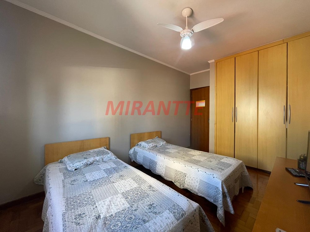 Sobrado de 202m² com 3 quartos em Santana