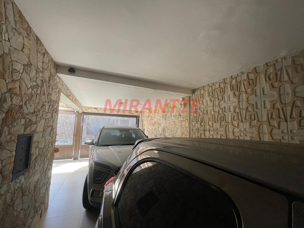 Sobrado de 202m² com 3 quartos em Santana