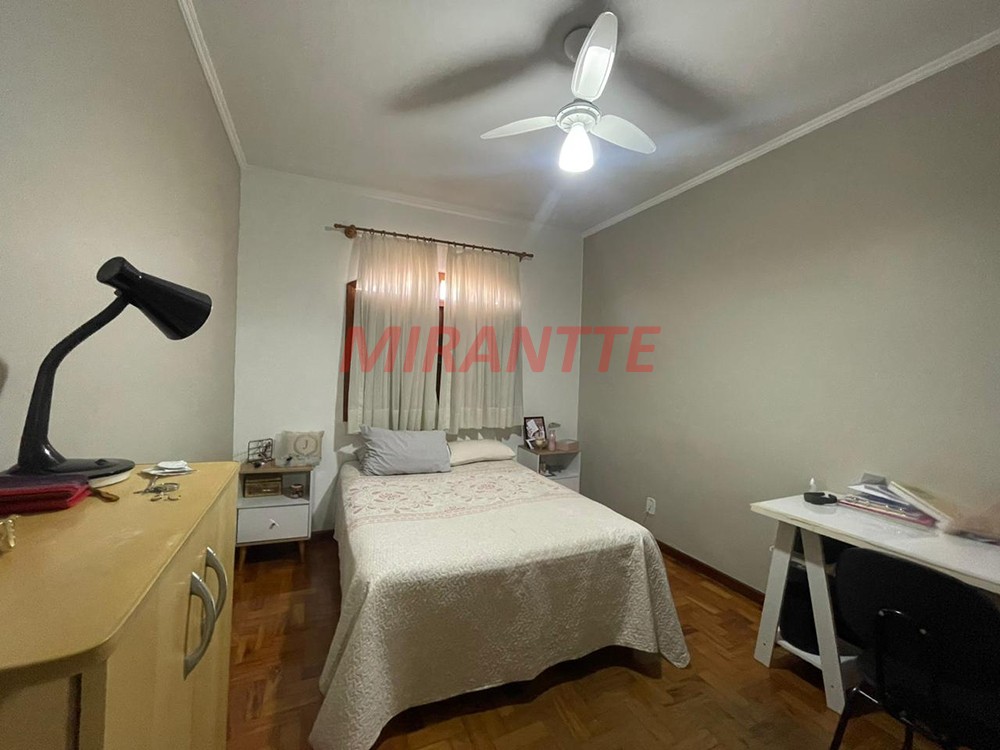 Sobrado de 202m² com 3 quartos em Santana