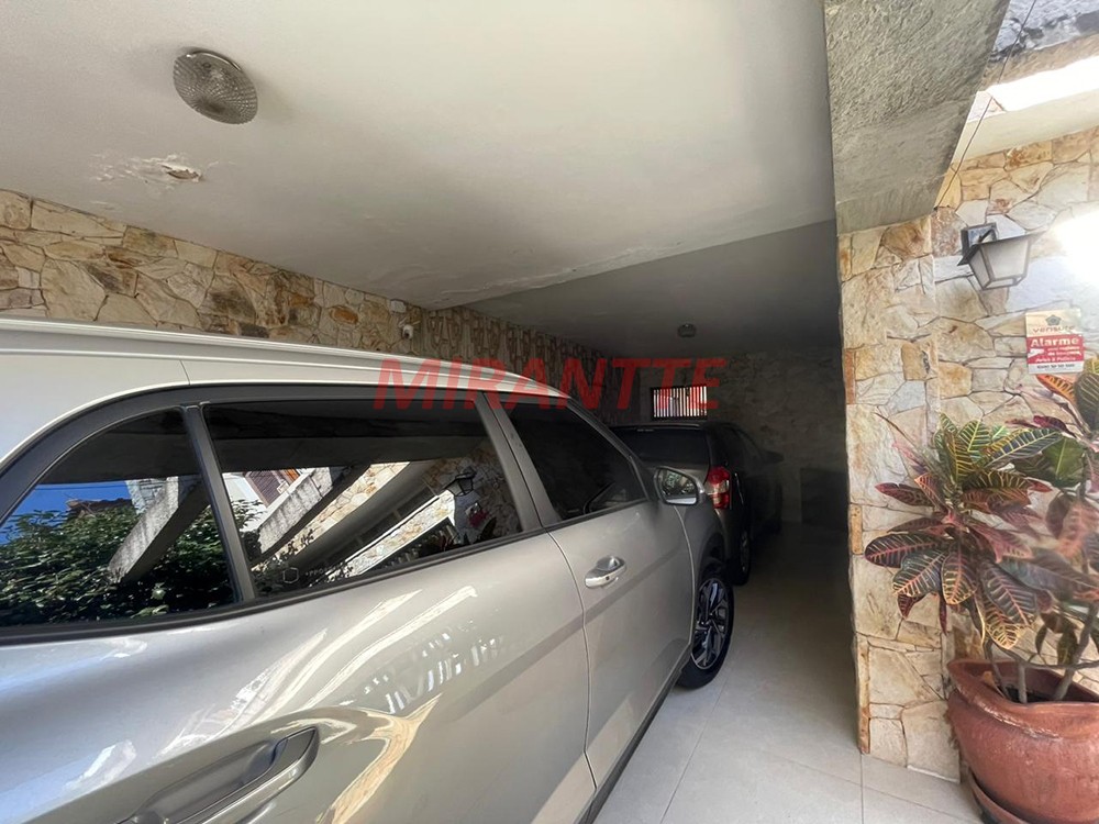 Sobrado de 202m² com 3 quartos em Santana