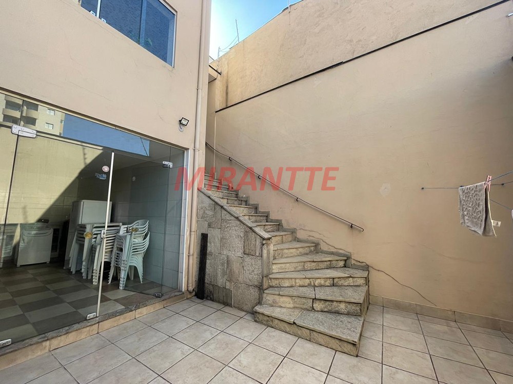 Sobrado de 202m² com 3 quartos em Santana