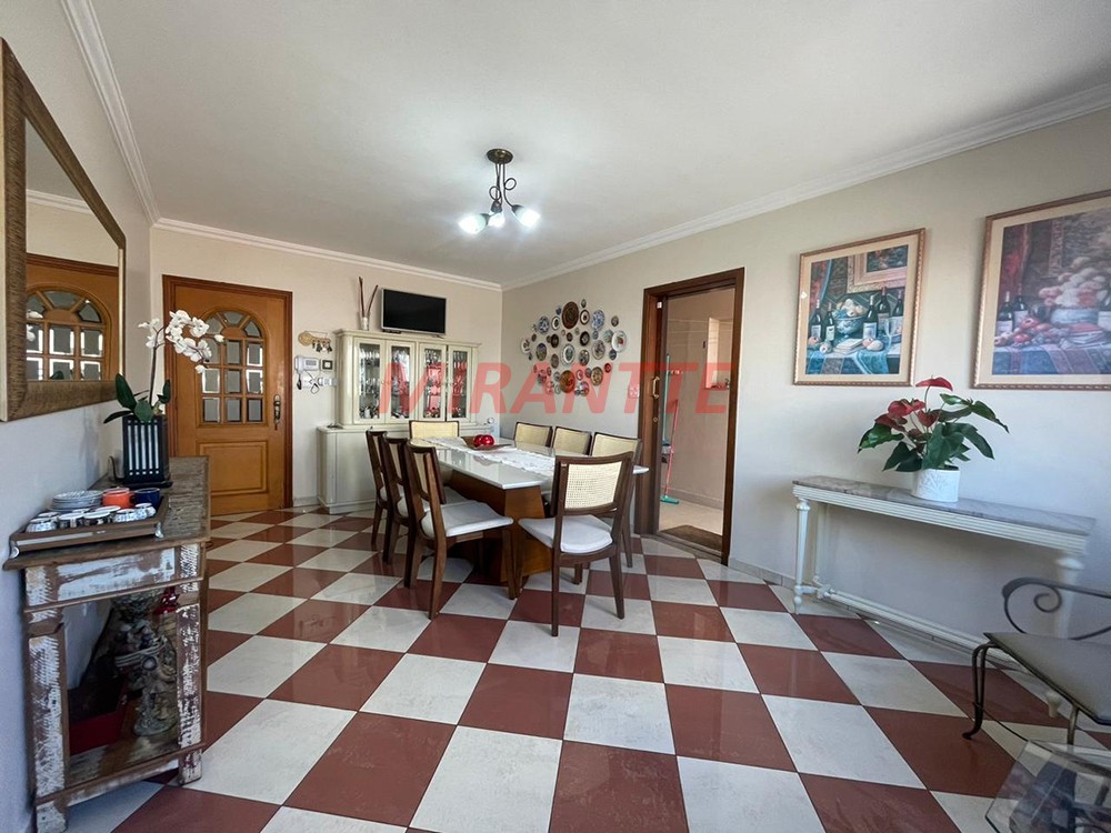 Sobrado de 202m² com 3 quartos em Santana