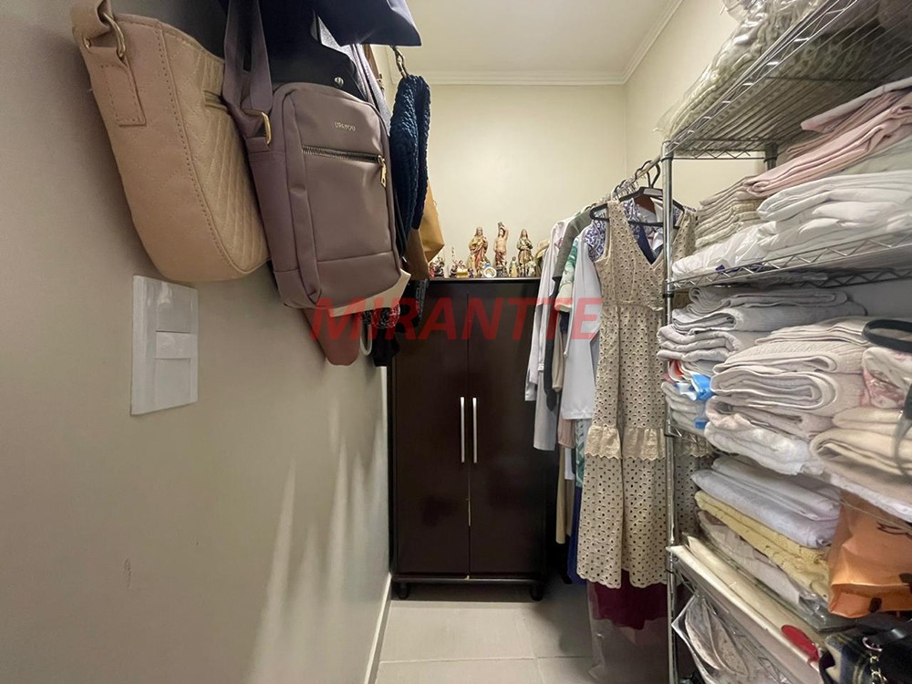 Sobrado de 202m² com 3 quartos em Santana