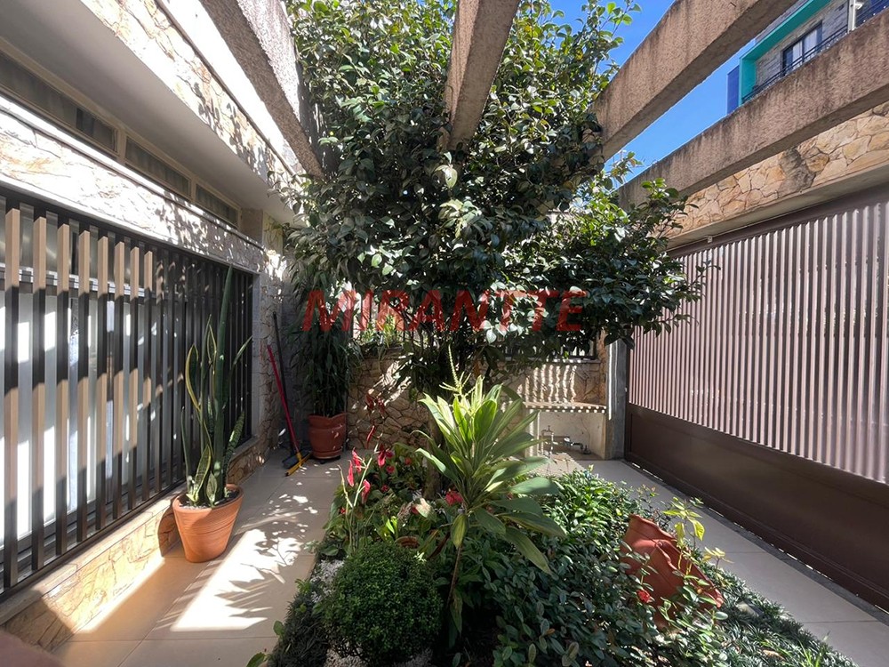 Sobrado de 202m² com 3 quartos em Santana