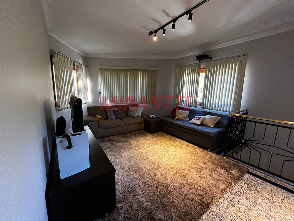 Sobrado de 317m² com 4 quartos em Serra da Cantareira