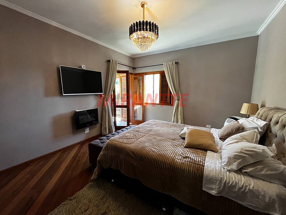 Sobrado de 317m² com 4 quartos em Serra da Cantareira