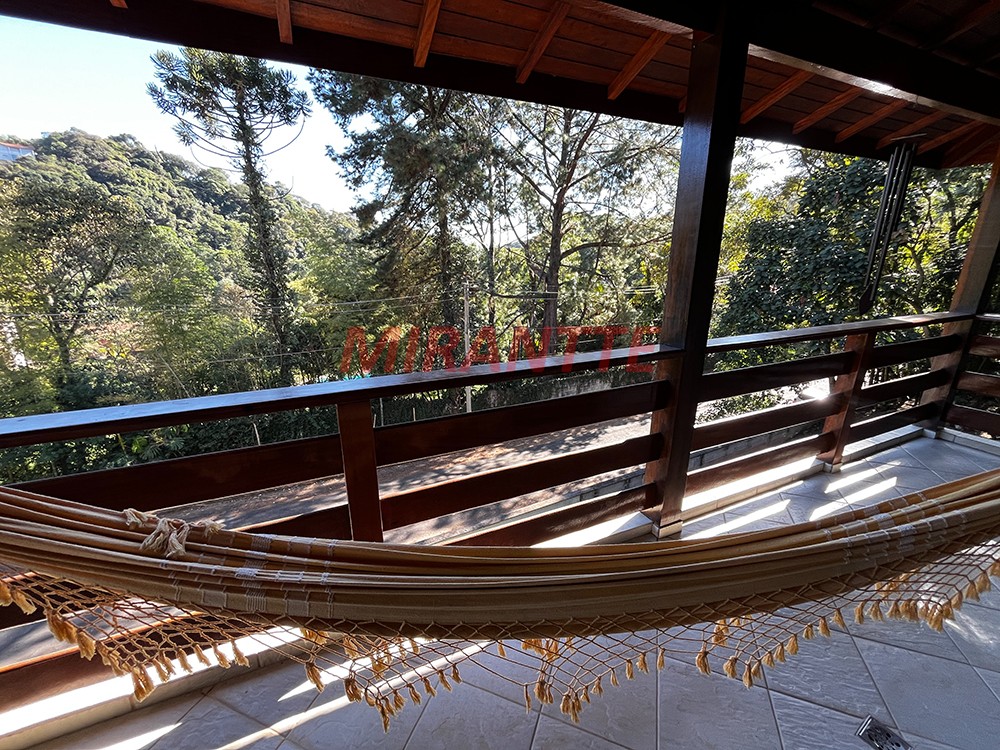 Sobrado de 317m² com 4 quartos em Serra da Cantareira