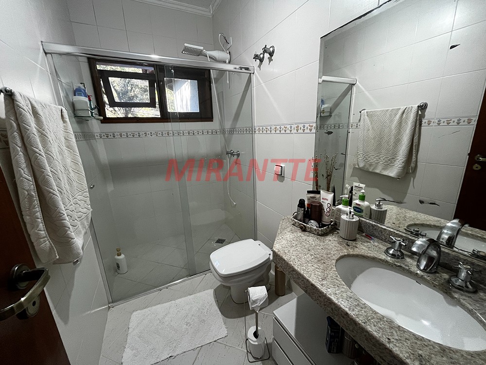 Sobrado de 317m² com 4 quartos em Serra da Cantareira