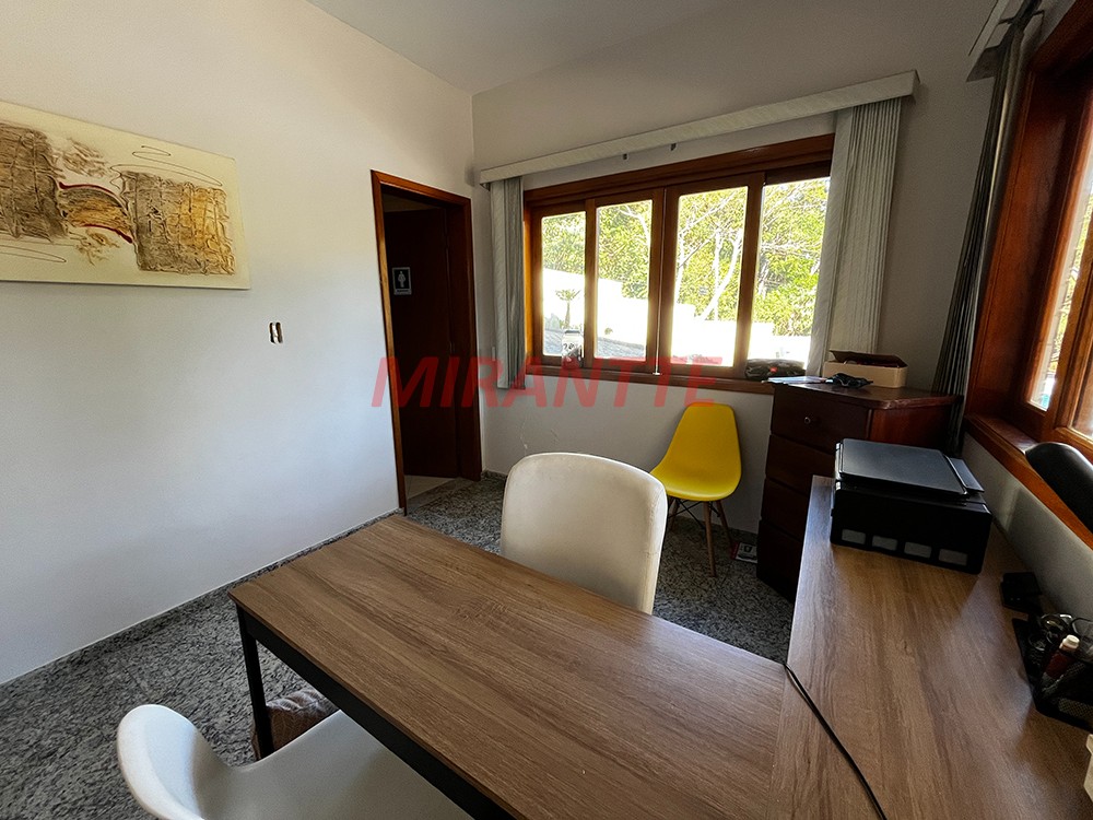 Sobrado de 317m² com 4 quartos em Serra da Cantareira