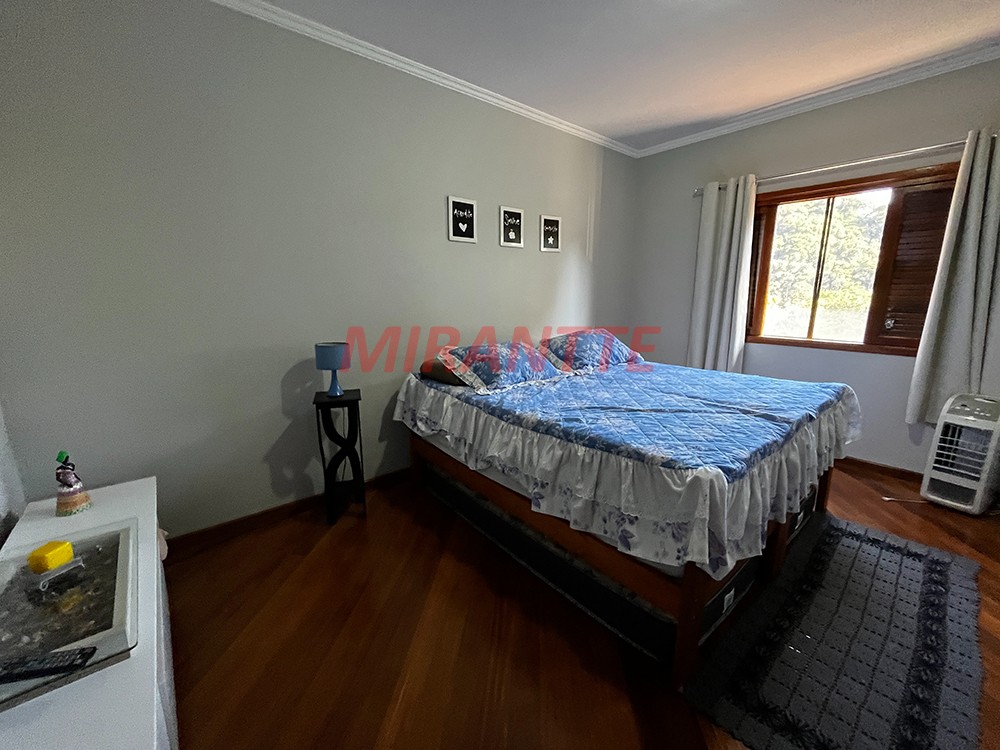 Sobrado de 317m² com 4 quartos em Serra da Cantareira