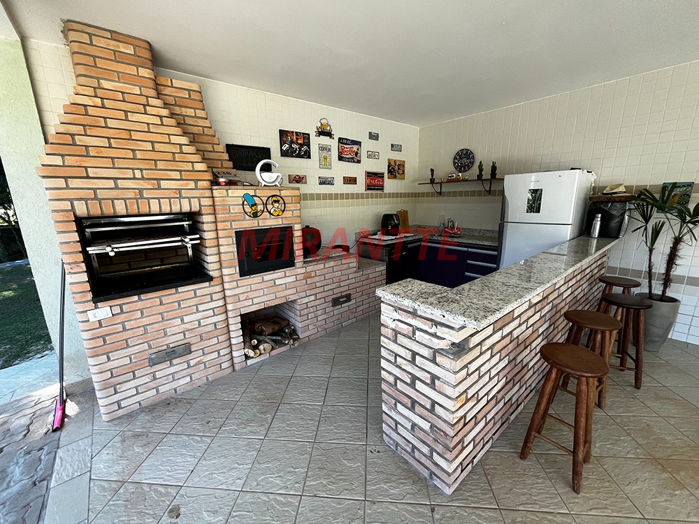 Sobrado de 317m² com 4 quartos em Serra da Cantareira